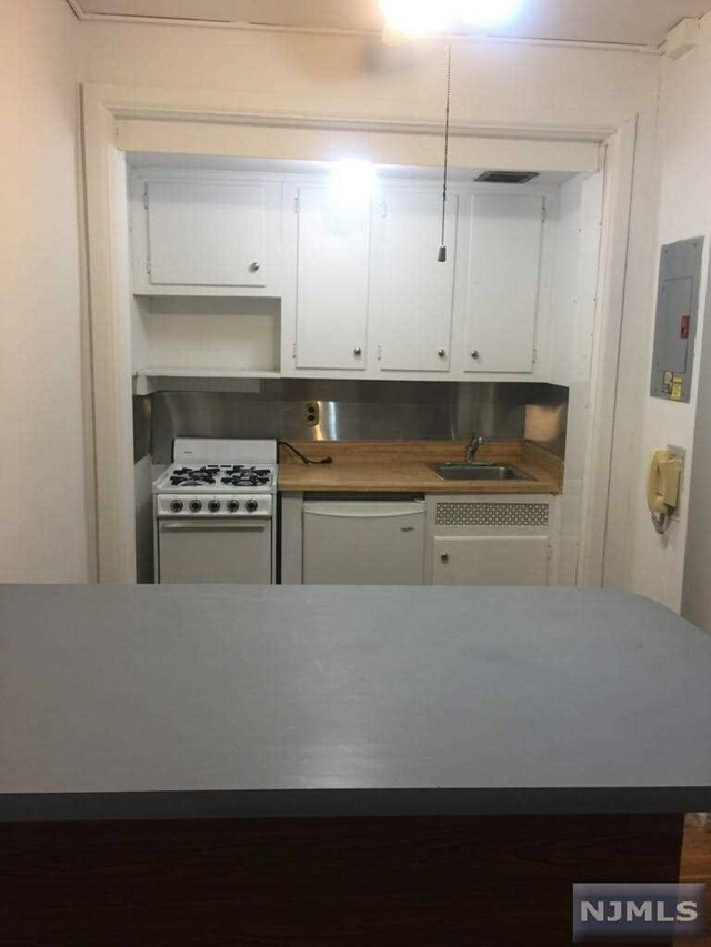 Property Photo:  3051 Edwin Avenue 4J  NJ 07024 