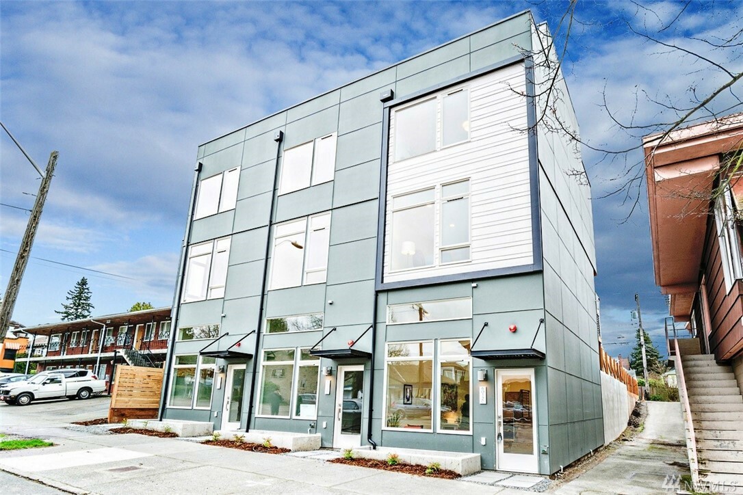Photo de la propriété: 6012 A California Ave SW WA 98136