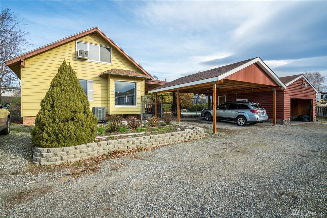 Property Photo:  1609 SE 8th St SE  WA 98802 