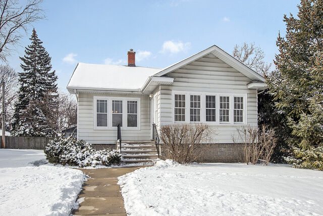 Property Photo: 905 Dawes Avenue IL 60435