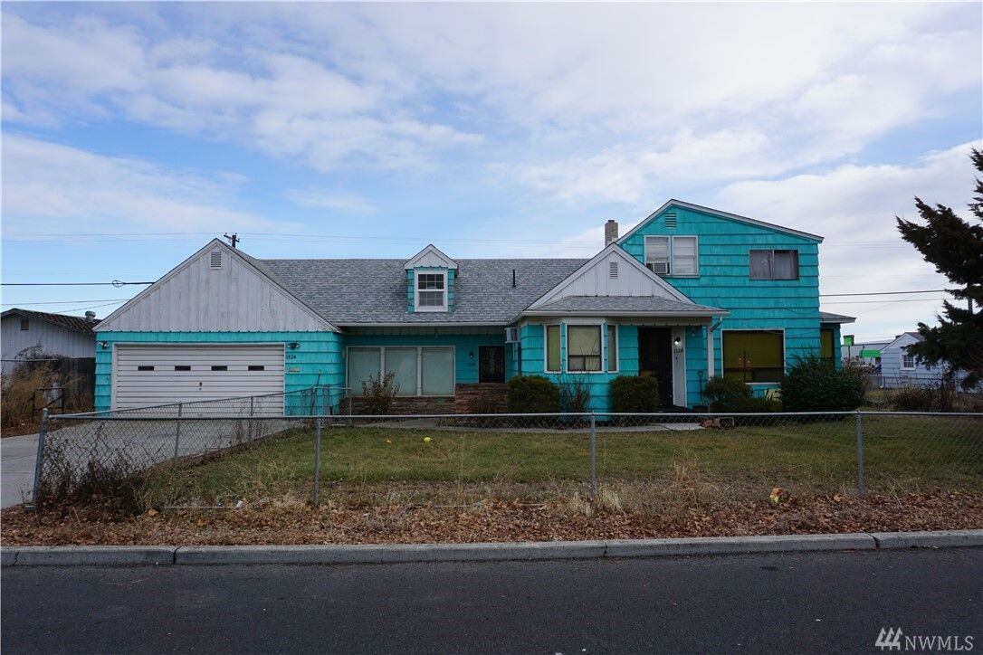 Property Photo:  1524 C St SW  WA 98823 