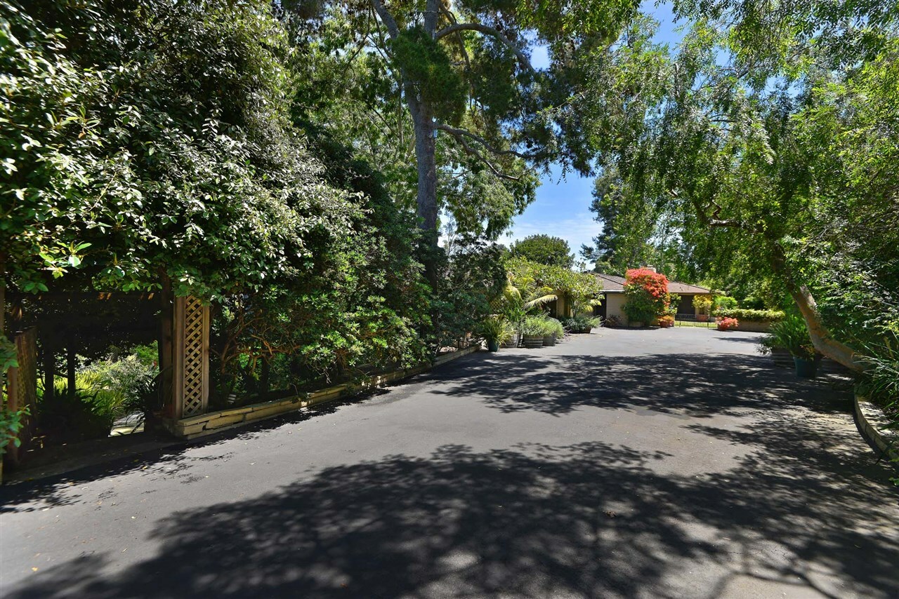 Property Photo: 5516 Avenida Maravillas CA 92067