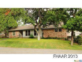 Property Photo:  416 Naruna Road  TX 76550 