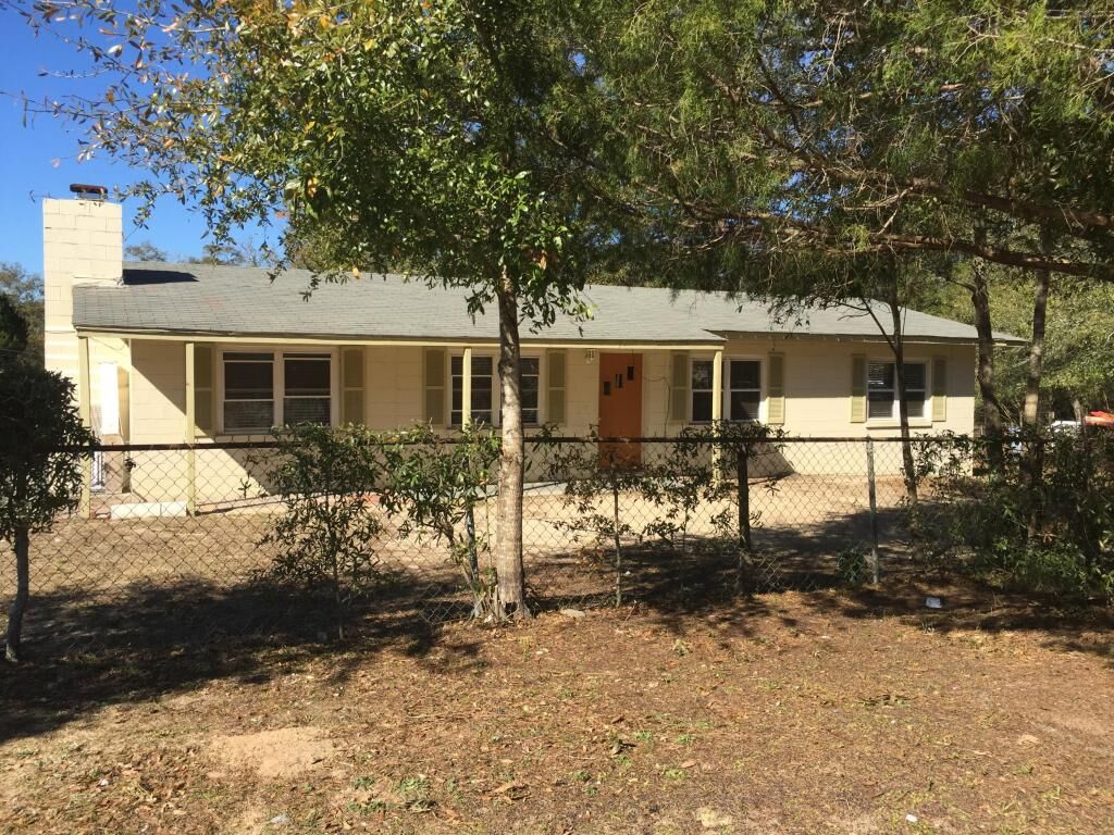 Property Photo:  95 Seminole Drive  FL 32435 