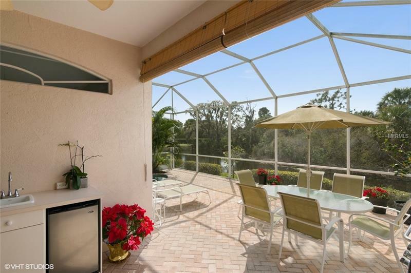 Property Photo:  9519 Forest Hills Circle  FL 34238 