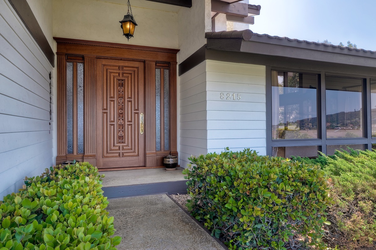 Property Photo: 8215 Prestwick Drive CA 92037