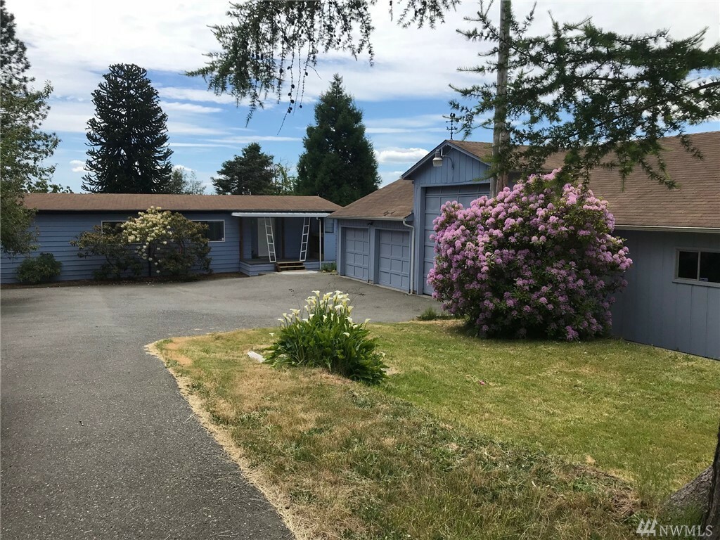 Property Photo: 504 Bush Point Rd WA 98249