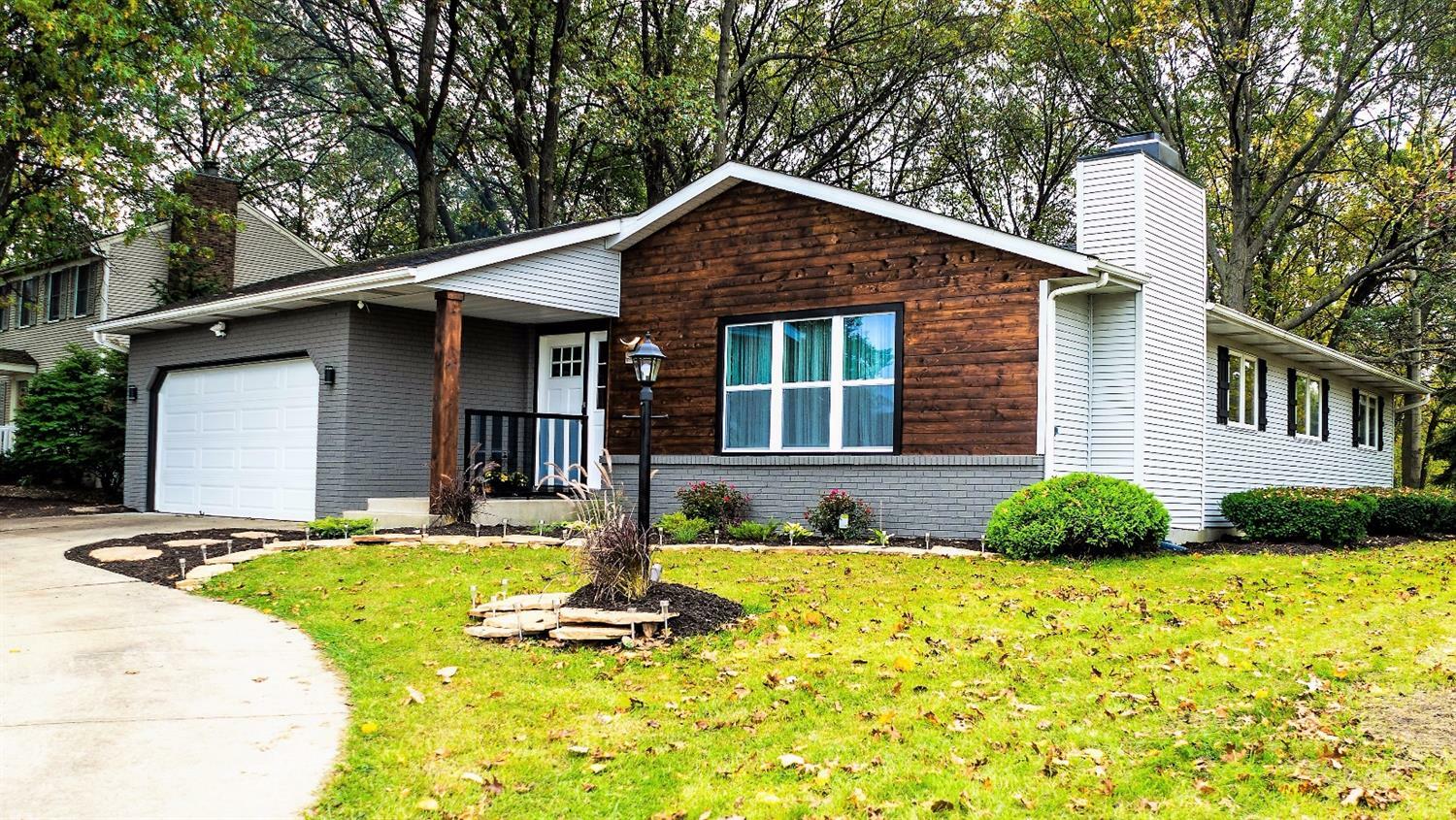 Property Photo: 1033 Woodhollow Drive IN 46375