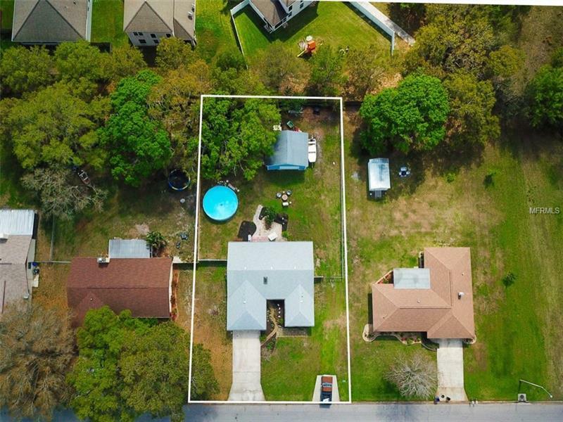 Property Photo: 8103 Woodlawn Circle S FL 34221