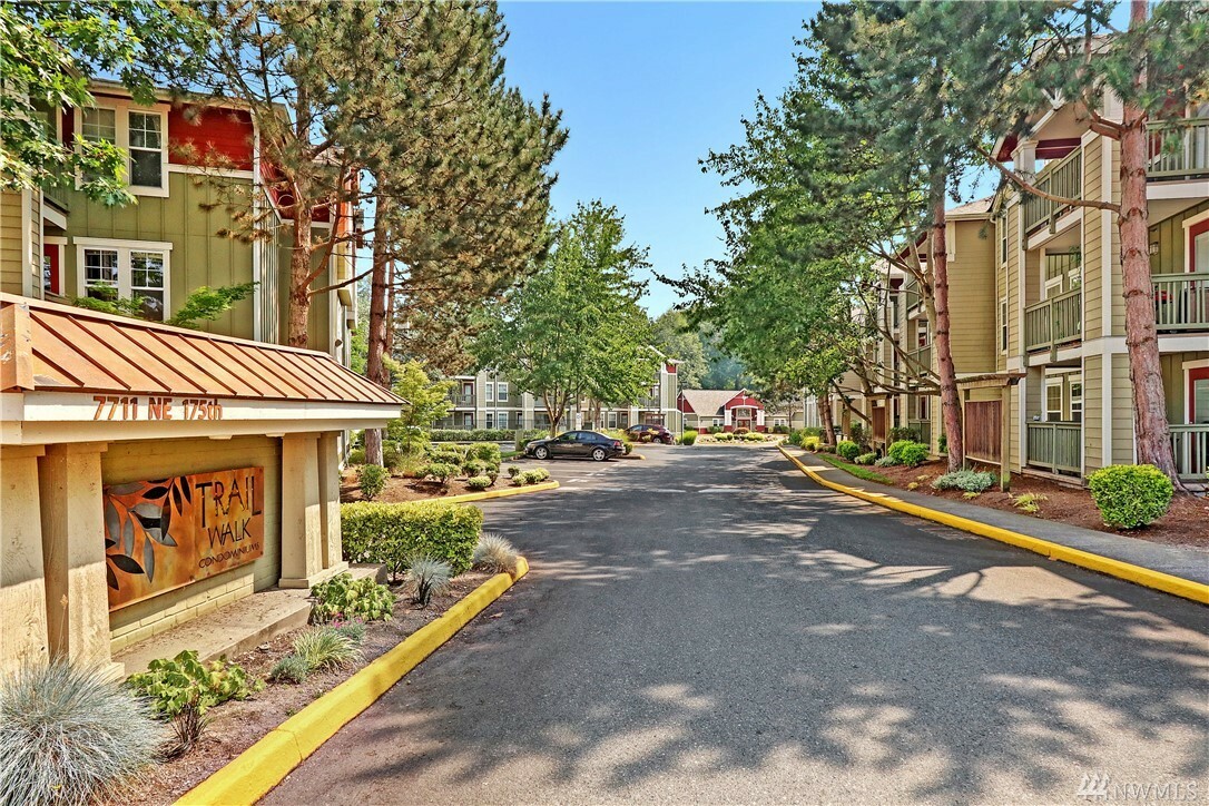 Property Photo: 7711 NE 175th D301 WA 98028