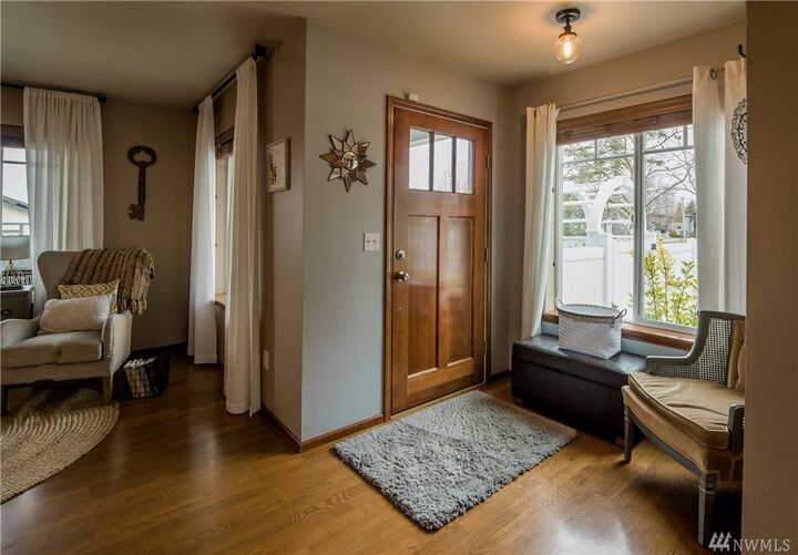 Property Photo:  2120 Bayview Ave  WA 98230 