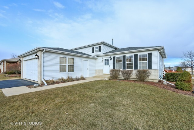 Property Photo:  2365 Lotus Drive  IL 60073 