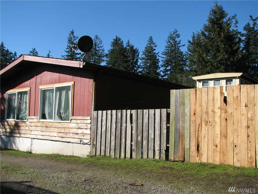 Property Photo:  210 E Arden St  WA 98339 