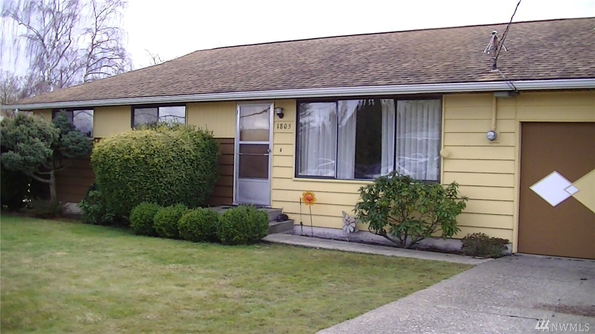 Property Photo:  1805 37th St  WA 98221 