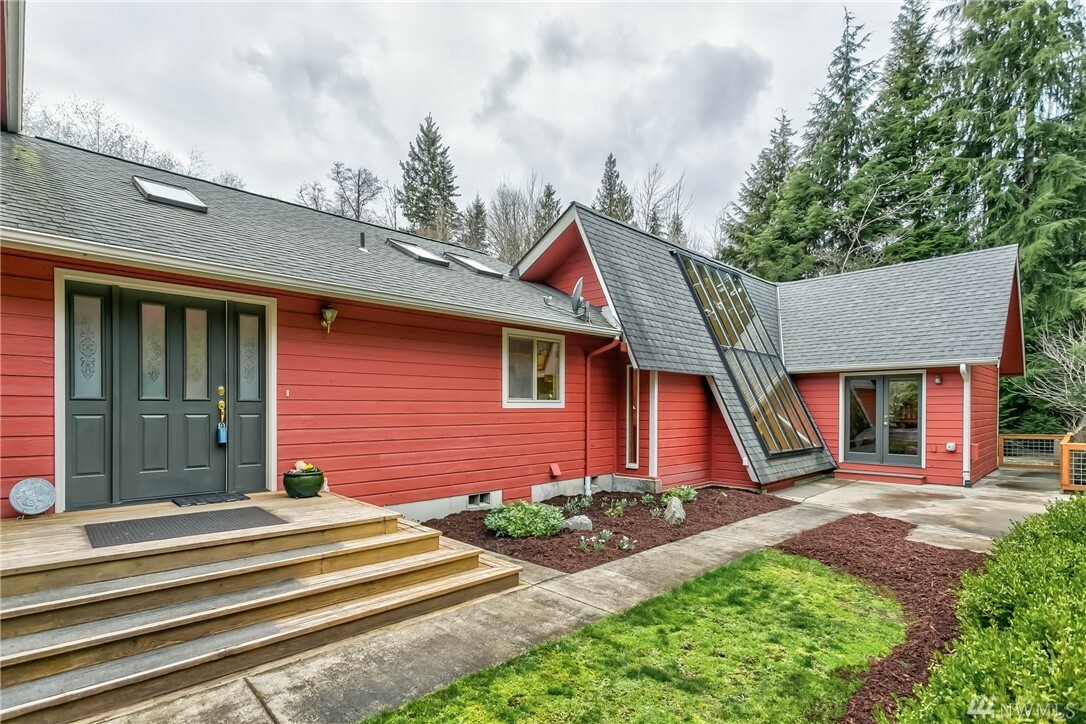 Property Photo:  2080 Valleybrook Lane  WA 98229 