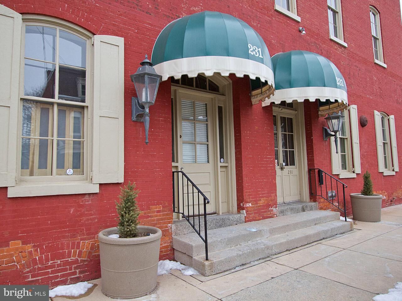 Property Photo: 231 N Shippen Street 122 PA 17602