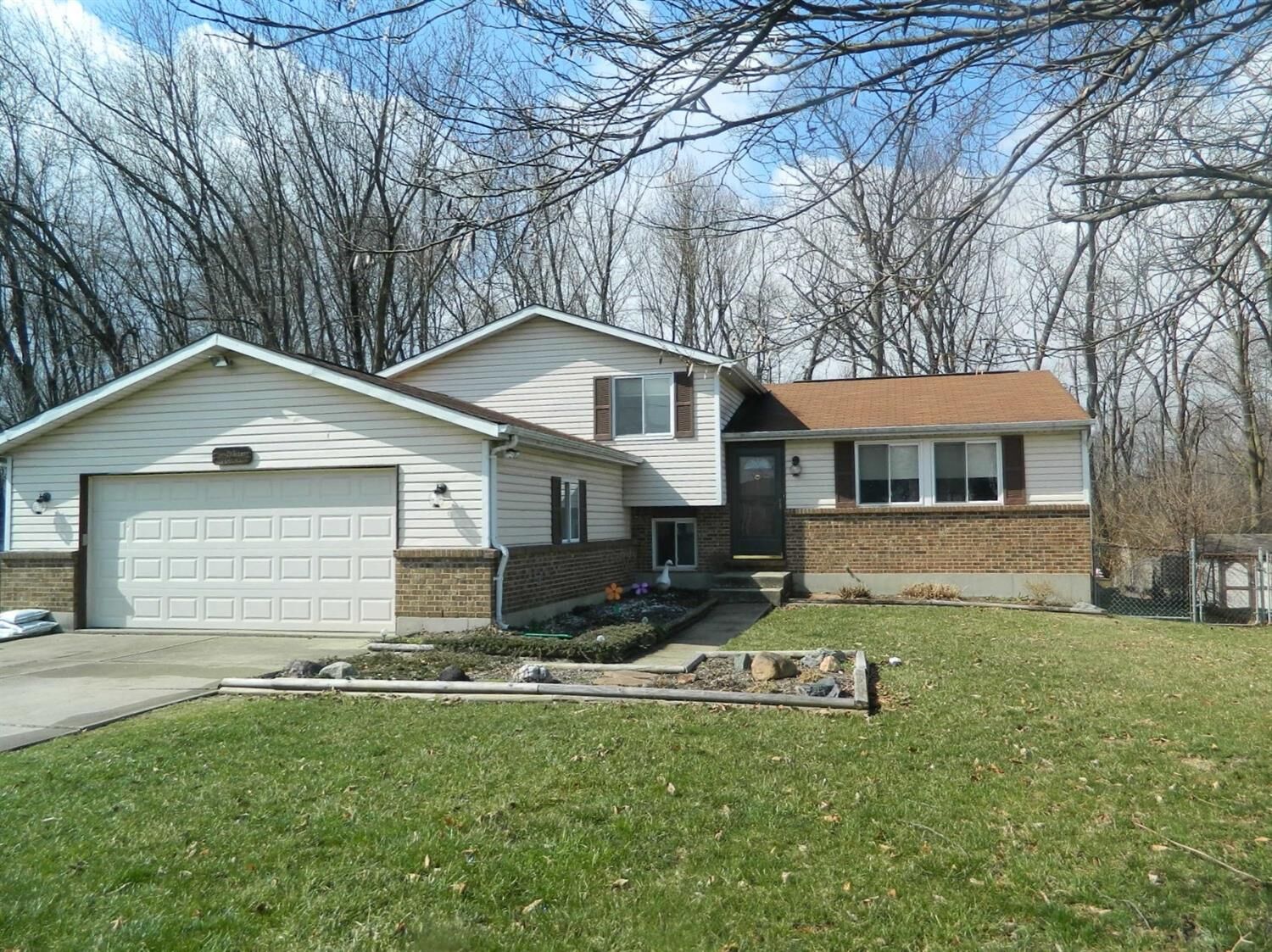 Property Photo: 10029 Fairglen Drive OH 45251