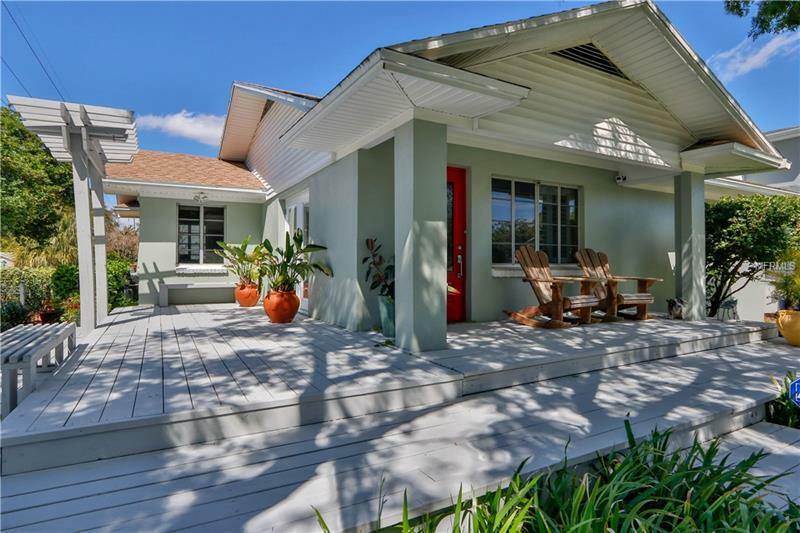 Property Photo: 3919 W North B Street FL 33609