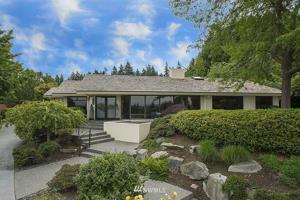 Property Photo:  8829 NE 25th Pl  WA 98004 