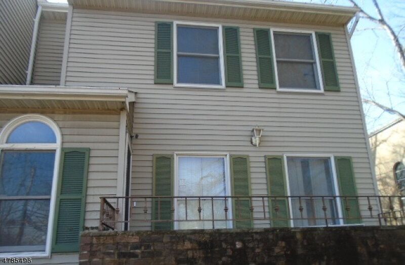 Property Photo: 664 Irvington Ave, 4 NJ 07040