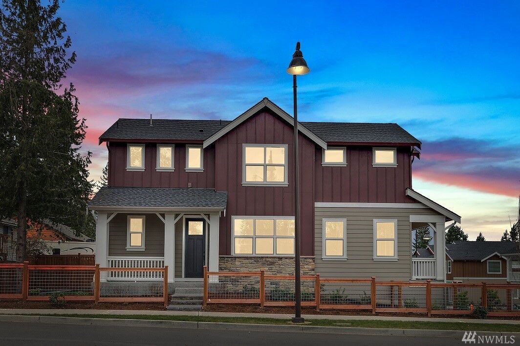 Property Photo:  5602 218th Ct SW  WA 98043 