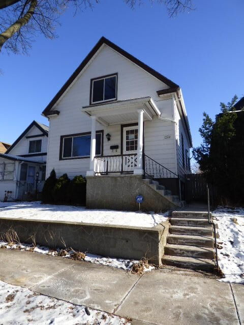 Property Photo:  2556 S 34th St  WI 53215 