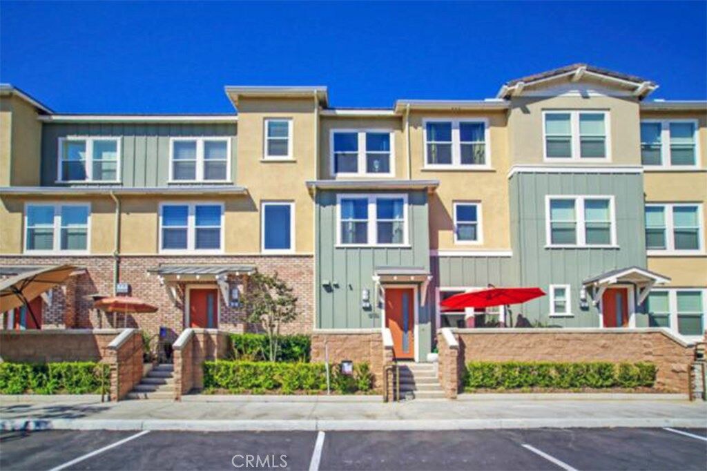 Property Photo:  10 Brownstone Way  CA 92656 