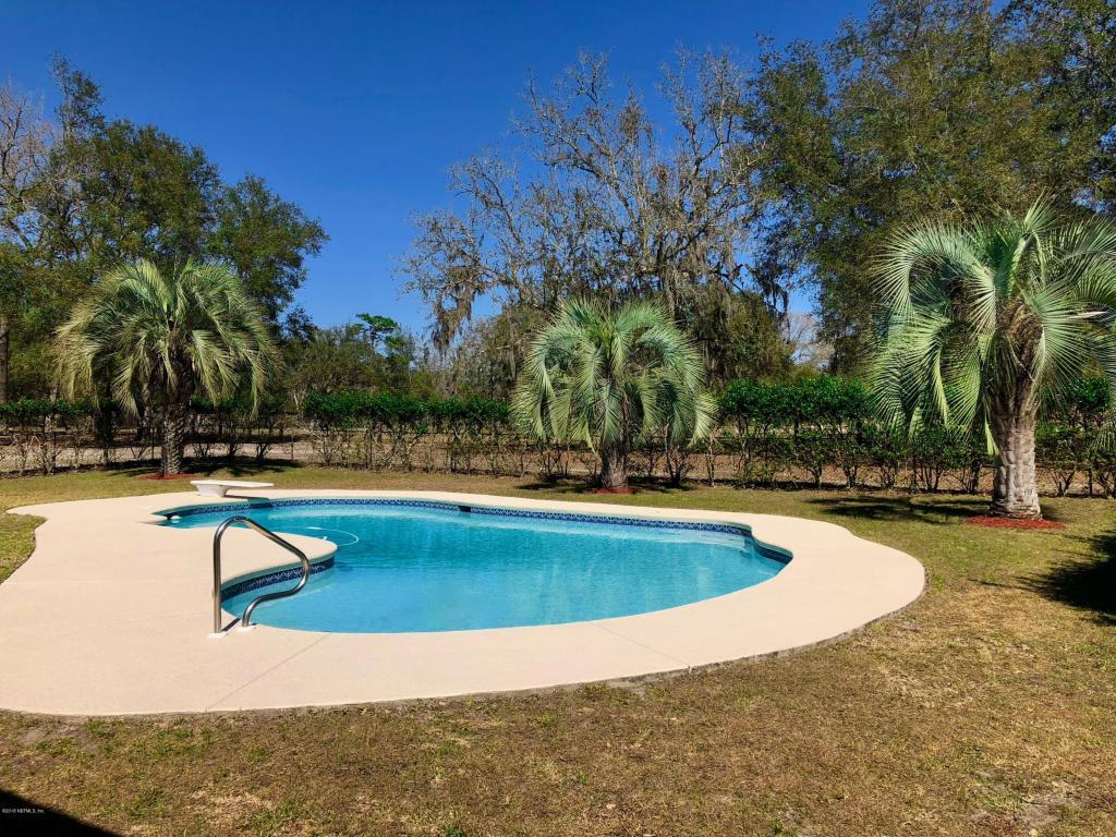 Property Photo: 3574 Jims Court FL 32043