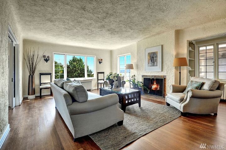 Property Photo: 1616 39th Ave WA 98122