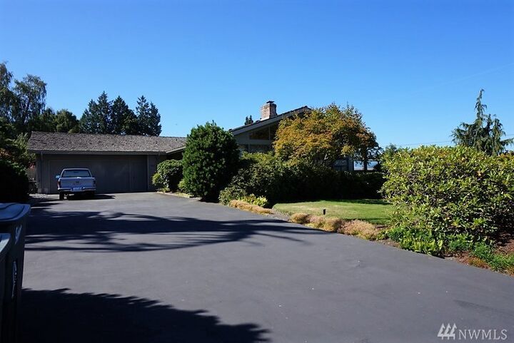 Property Photo: 9830 Cherry St WA 98020