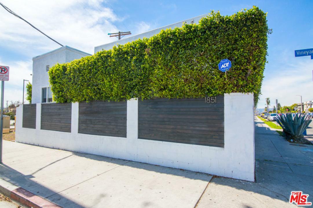 Property Photo: 1851 Vineyard Ave CA 90019