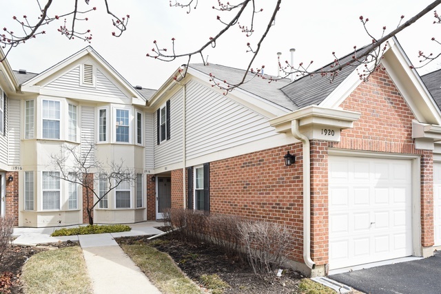 Property Photo:  1920 Quaker Hollow Lane  IL 60107 