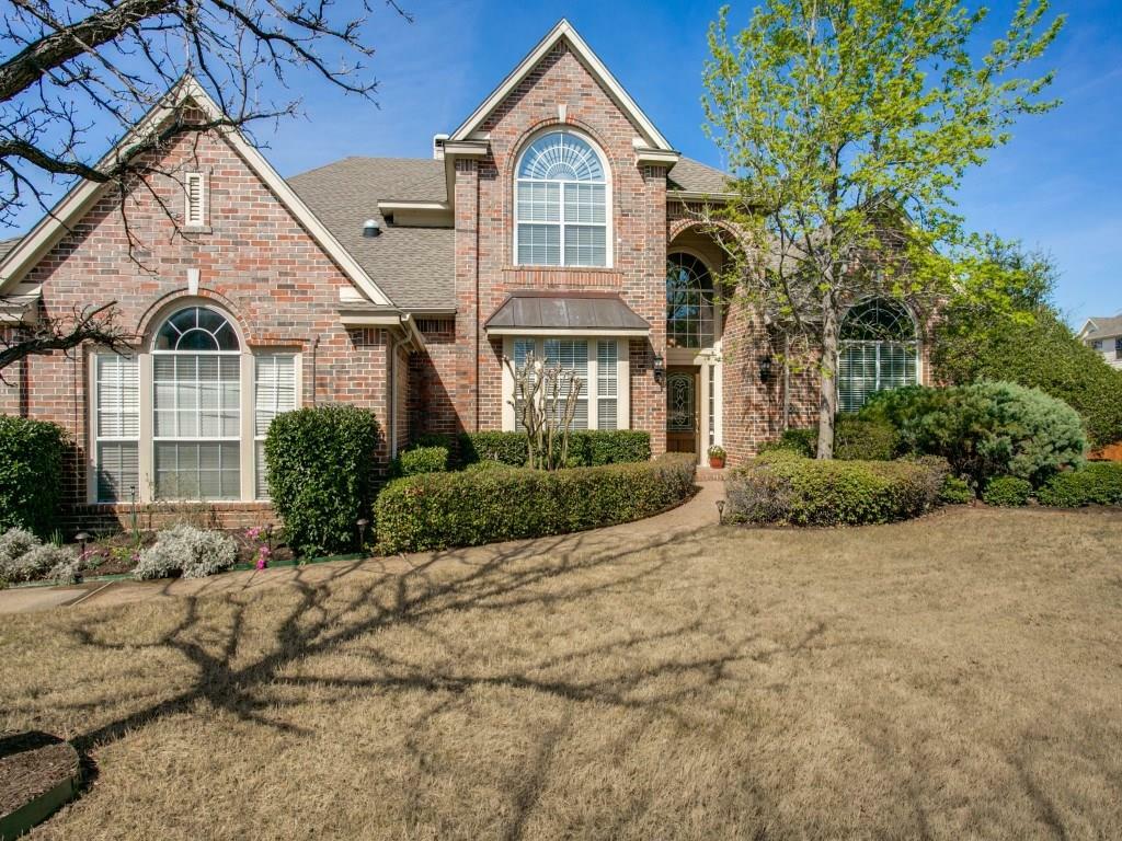 Property Photo: 902 Dowling Court TX 76092