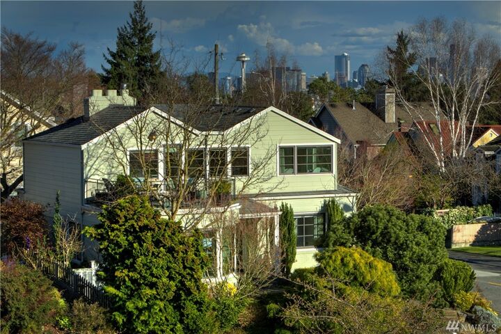 1802 28th Ave W  Seattle WA 98199 photo