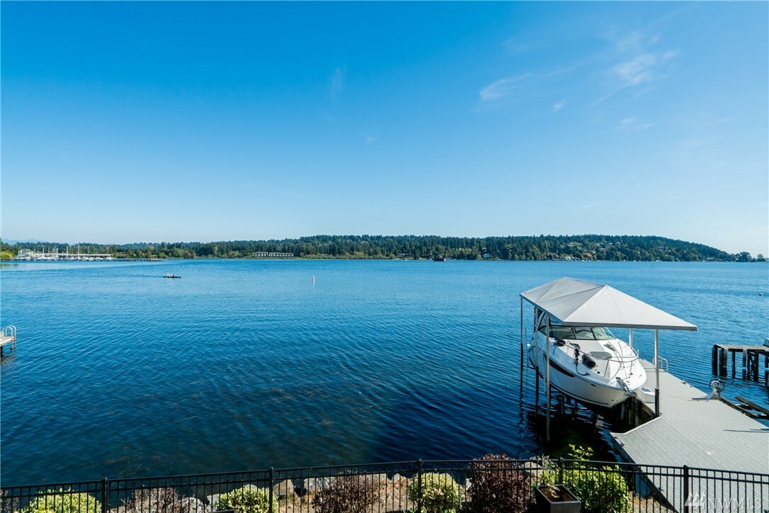 Property Photo:  17733 Beach Dr NE  WA 98155 