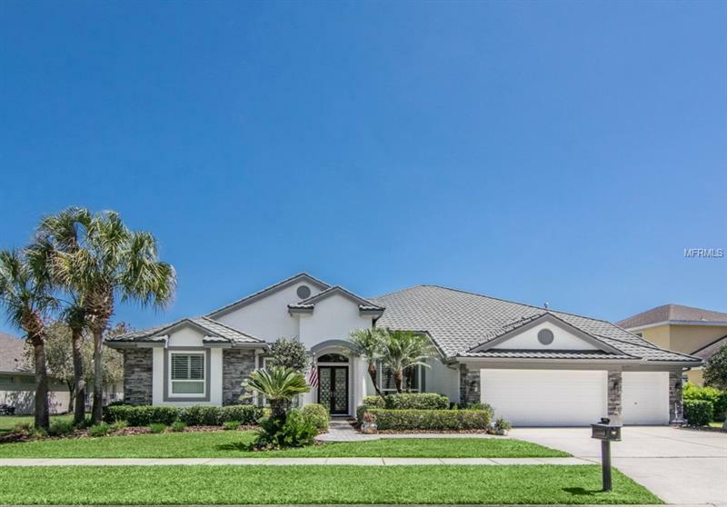 Property Photo:  10513 Greencrest Drive  FL 33626 