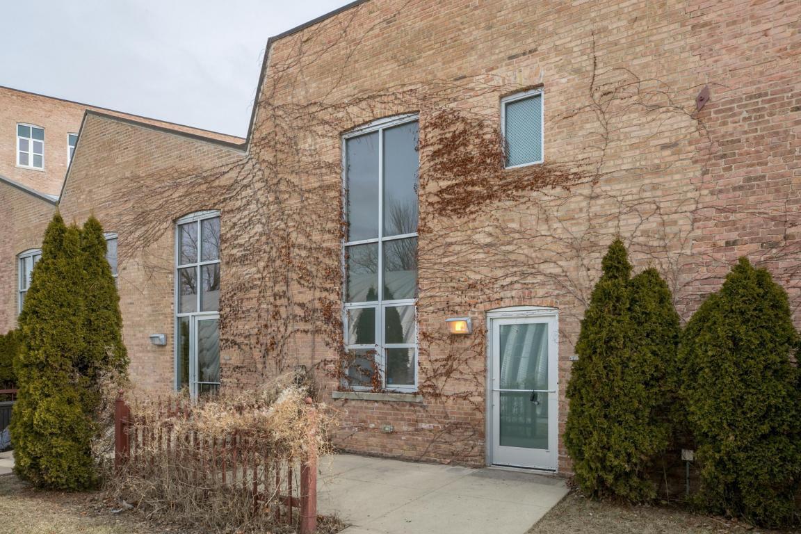 Property Photo: 3059 N Weil St 124 WI 53212