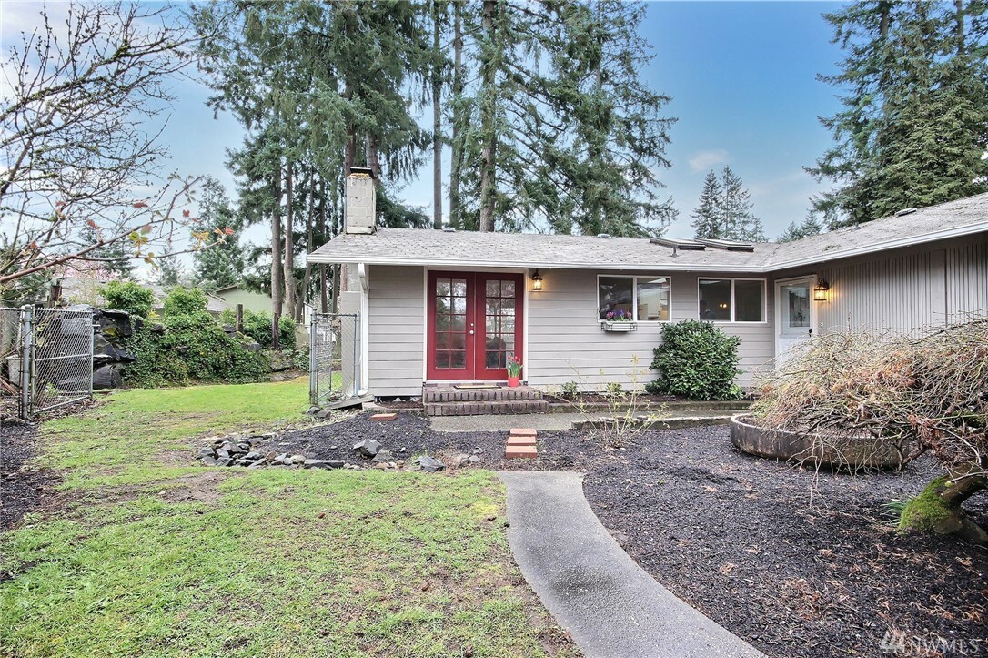 Property Photo:  1724 165th St Ct E  WA 98387 