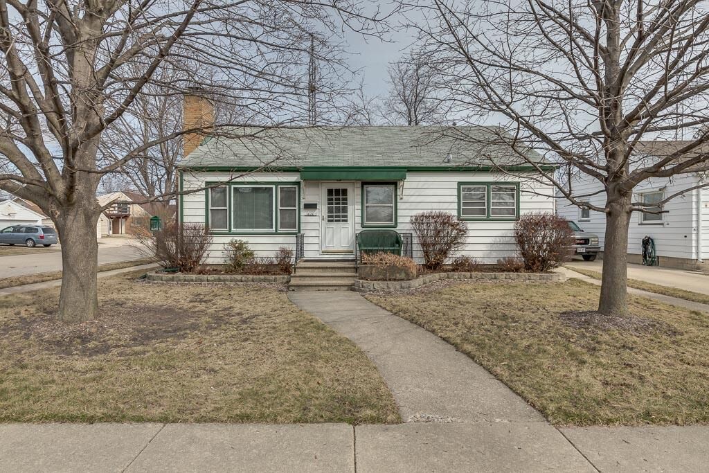 Property Photo: 1626 27th St WI 53140