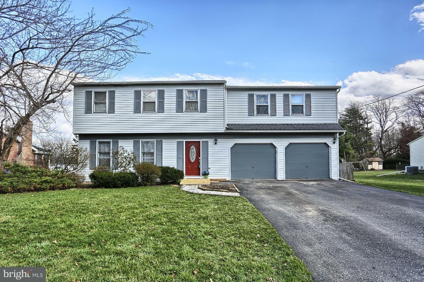 Property Photo:  27 Longview Drive  PA 17050 