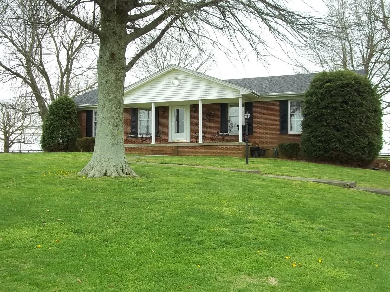 Property Photo:  297 Sutton Lane  KY 40444 