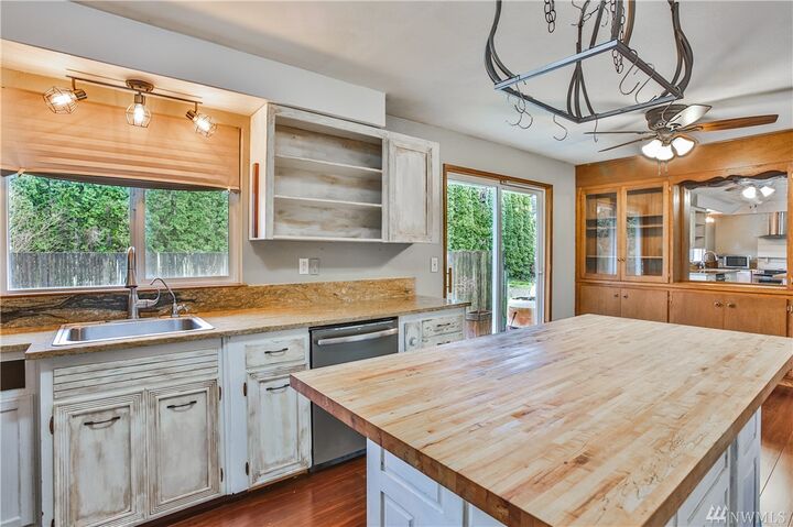 Property Photo: 2009 Park Ave WA 98290