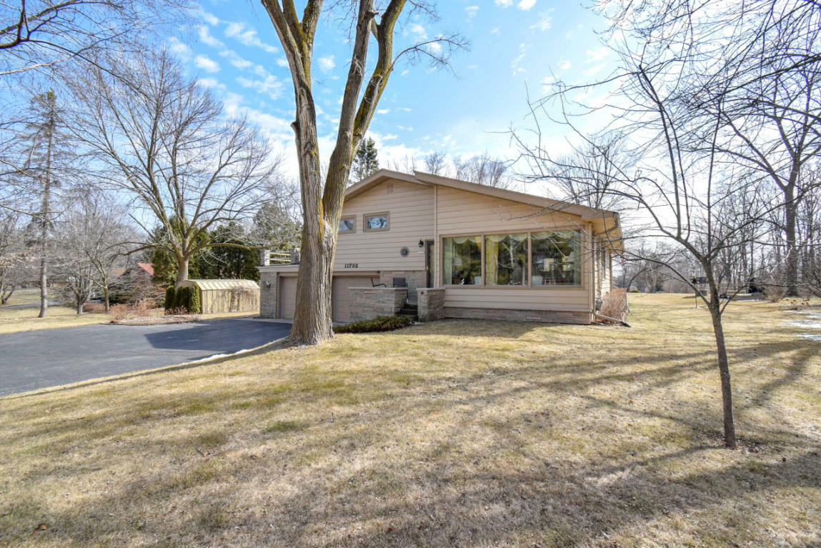 Property Photo:  11732 N Vega Ave  WI 53097 