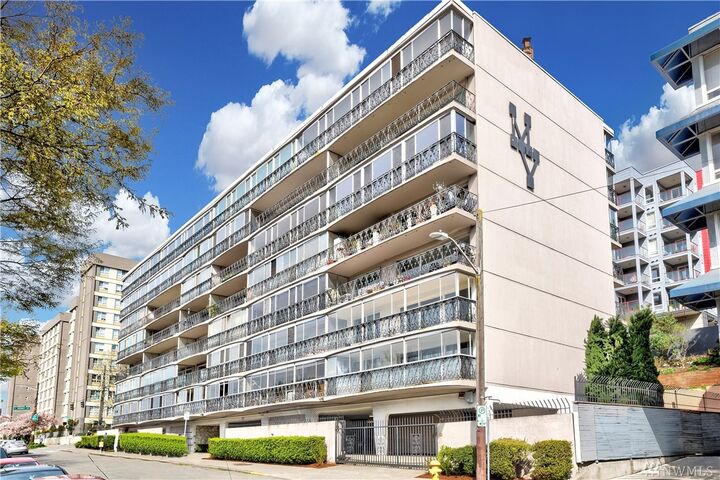 Property Photo:  1740 Melrose Ave 702  WA 98122 