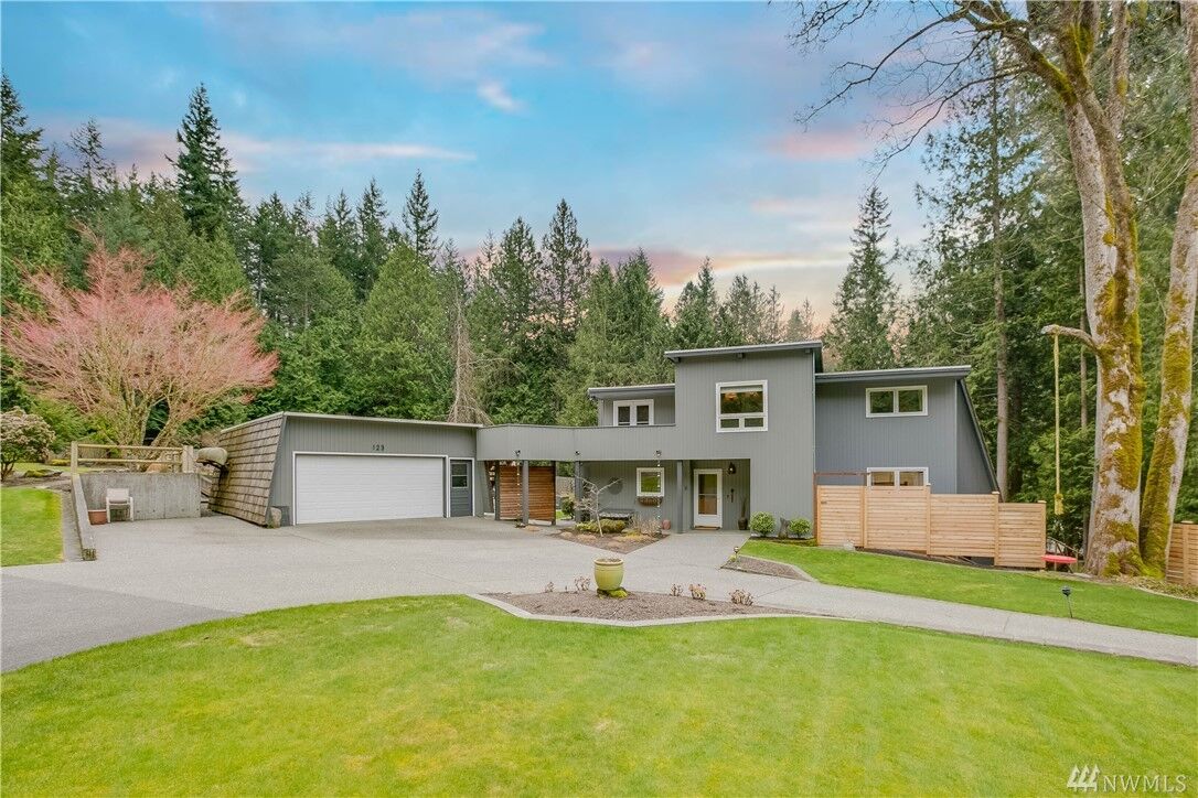 Property Photo:  123 Hiline Rd  WA 98229 