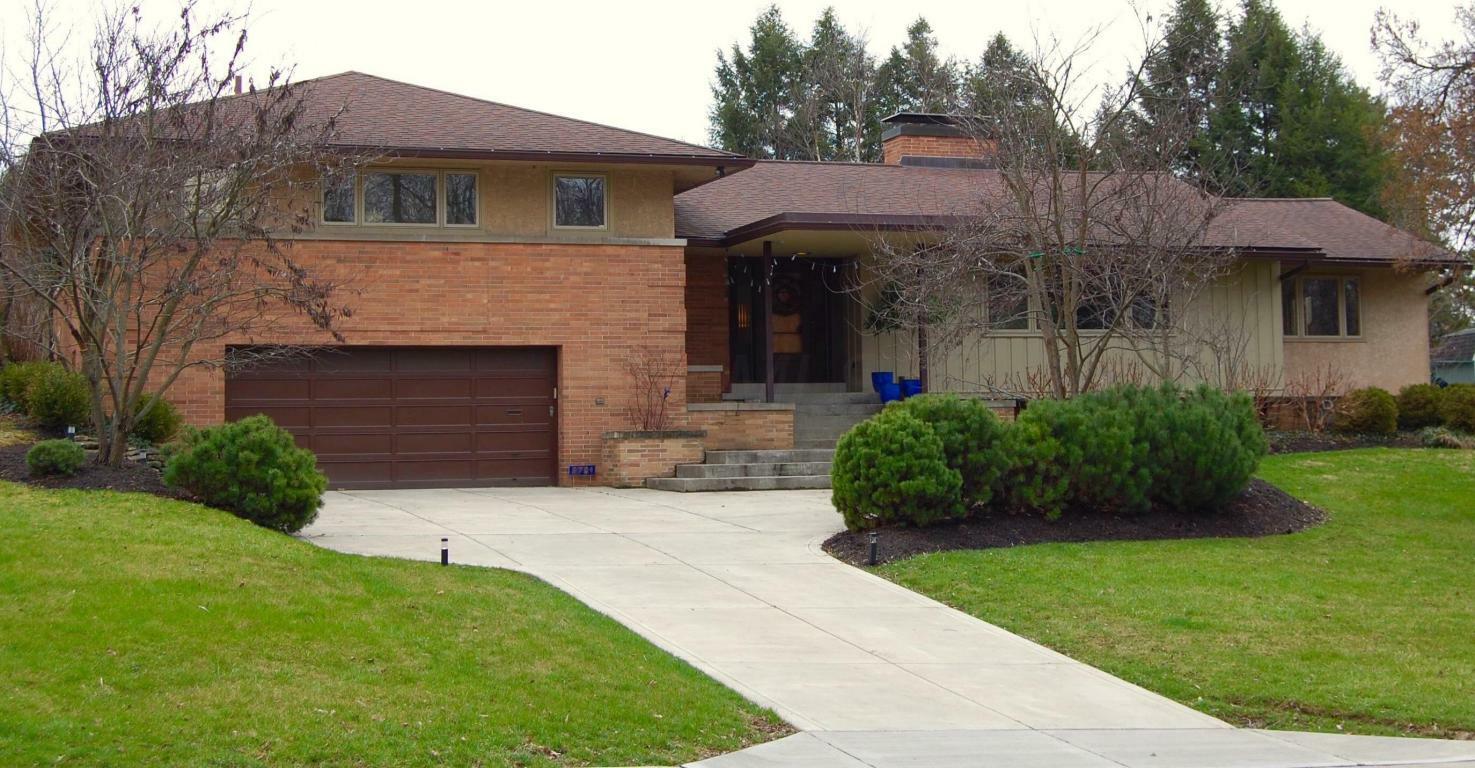 Property Photo: 2781 Canterbury Road OH 43221