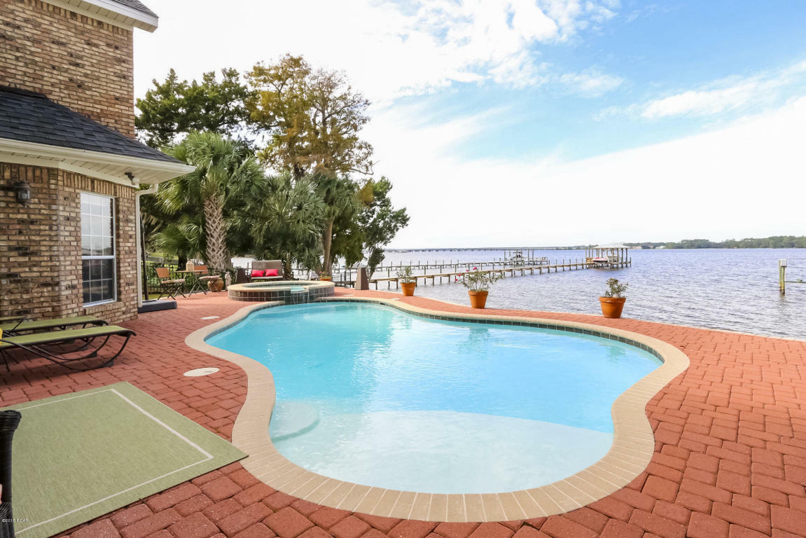 Property Photo:  1322 Country Club  FL 32444 