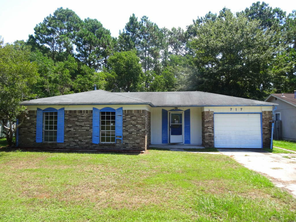 Property Photo: 717 Camellia Avenue FL 32404
