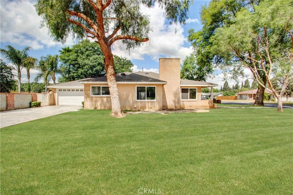 Property Photo: 4514 Brentwood Avenue CA 92506