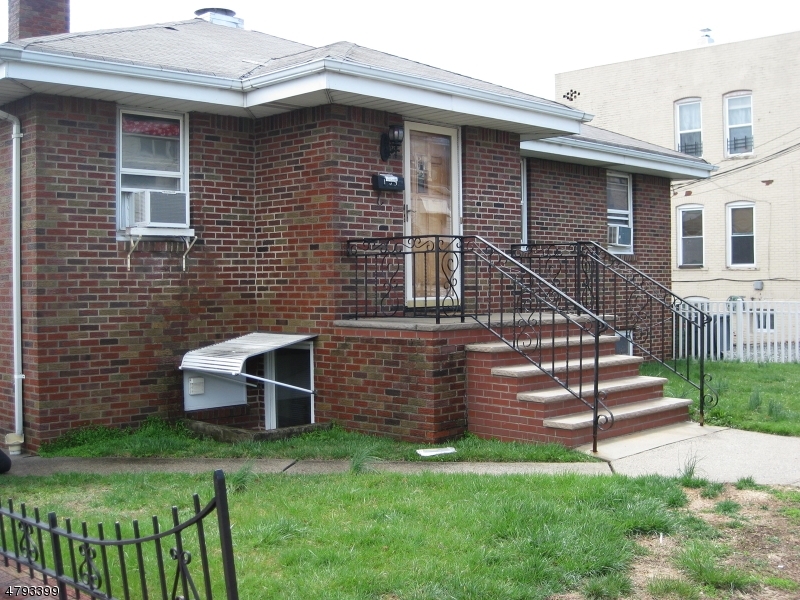 Property Photo:  154 Farnham Ave  NJ 07026 